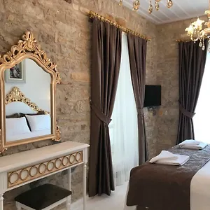 Hotel Laledan **